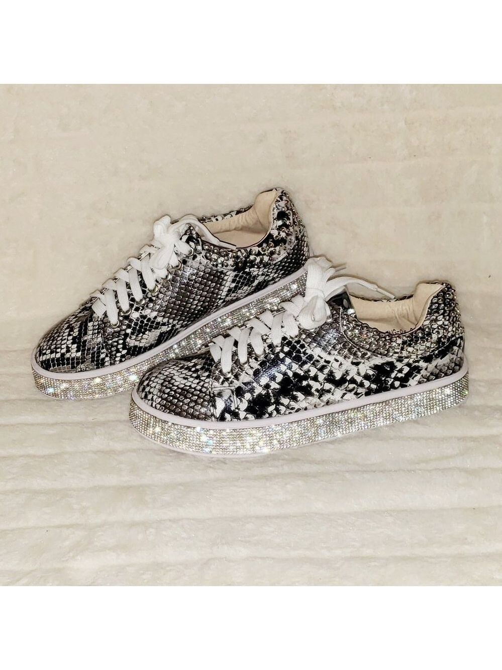 Good Will Snake Rhinestone Sneakers Stud